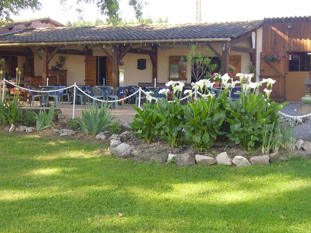 Camping " Le Grun De Chignore" Vollore-Ville Exterior photo
